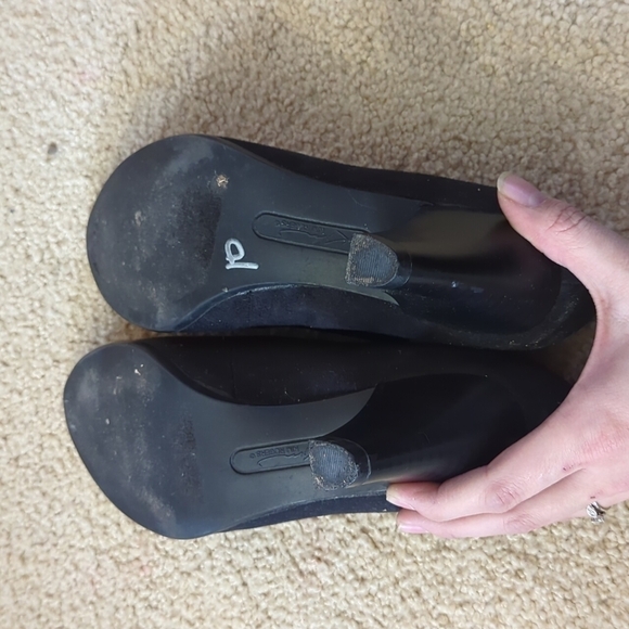 KIM ROGERS “Frenda” Black Faux Suede Heeled Booties size 6 - Picture 8 of 9